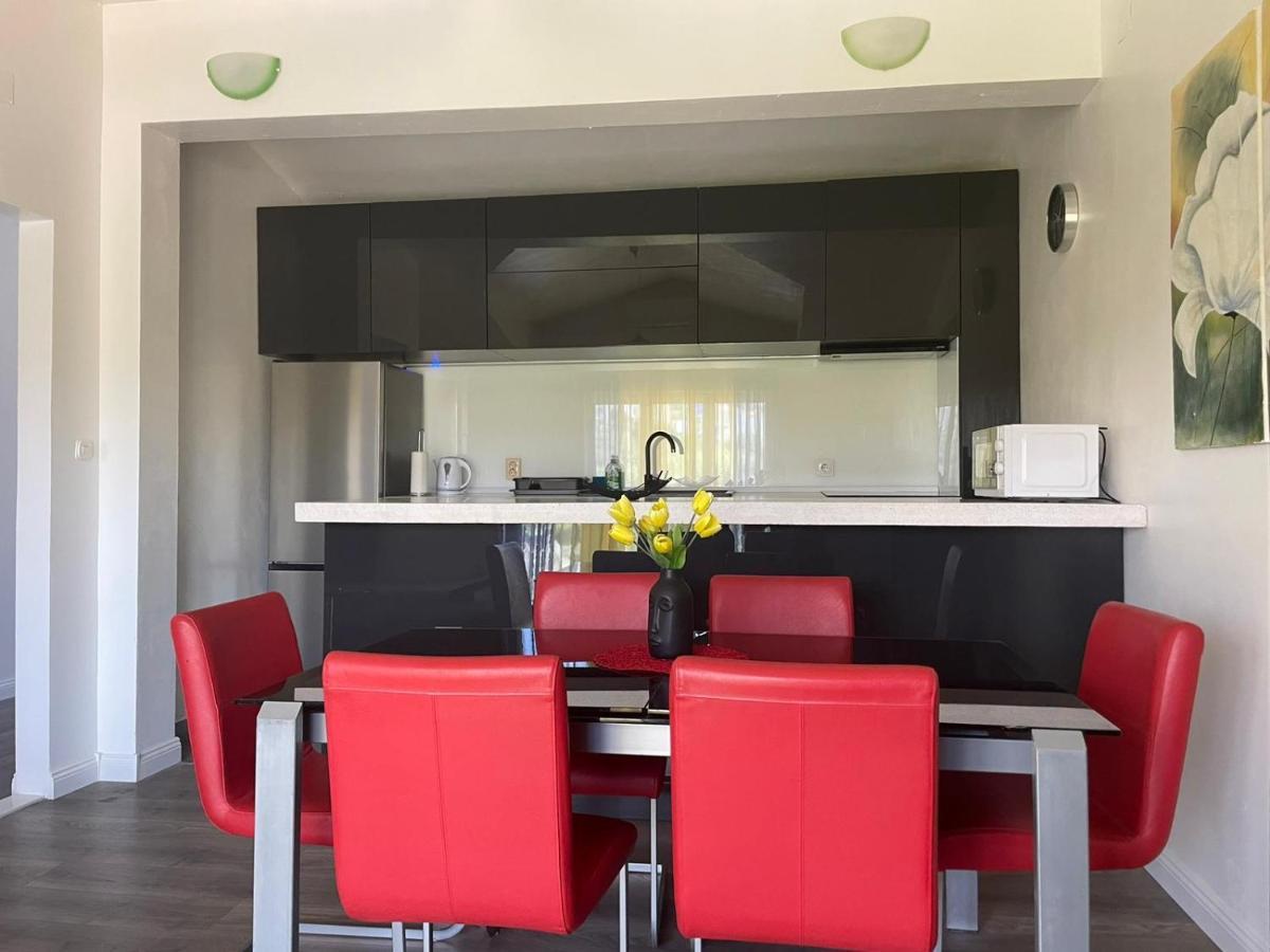Sweet Apartment In Quiet Part Of Split Bagian luar foto