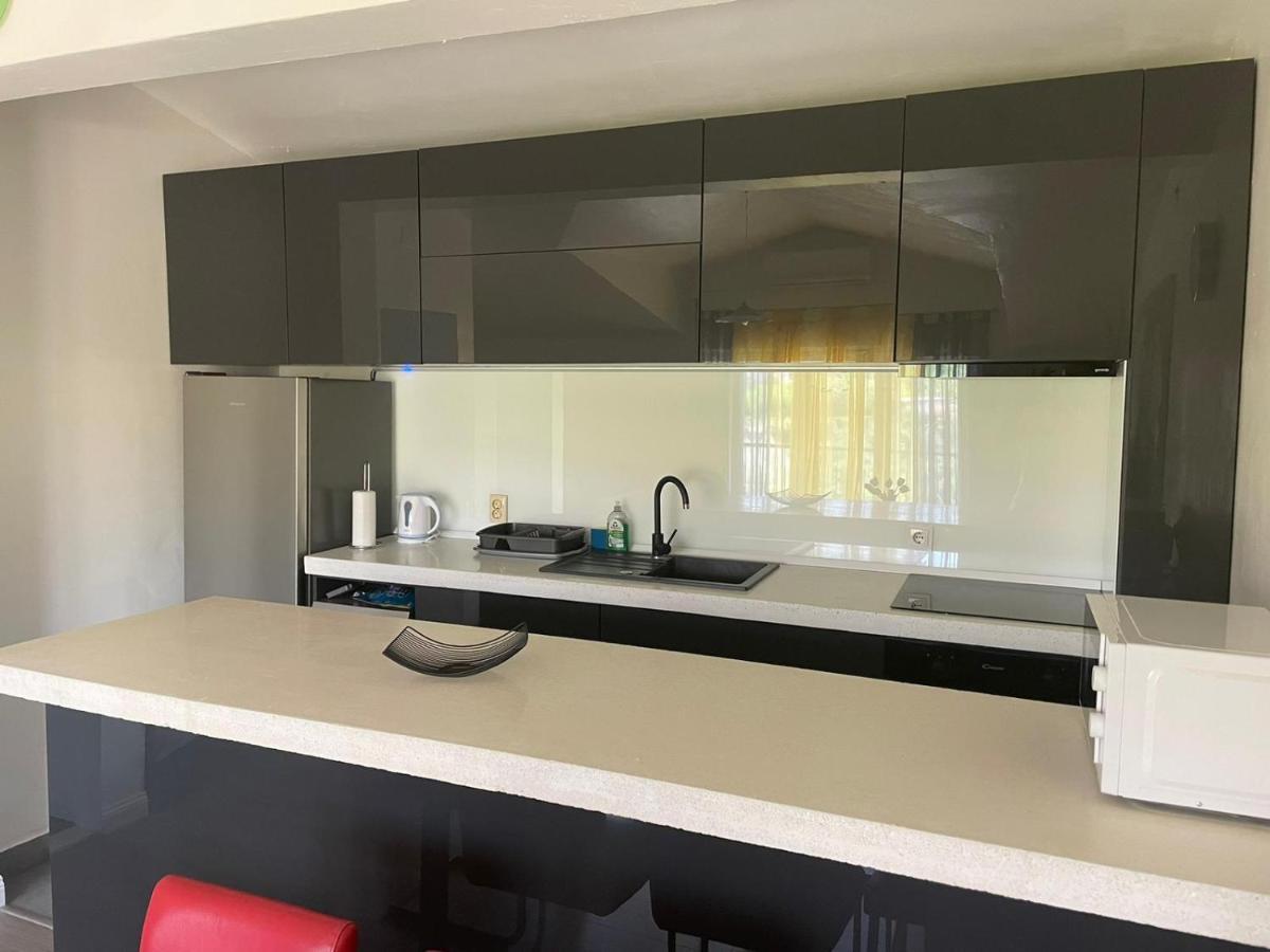 Sweet Apartment In Quiet Part Of Split Bagian luar foto