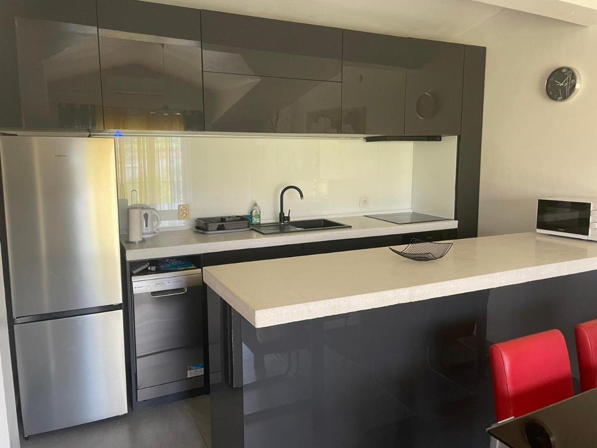 Sweet Apartment In Quiet Part Of Split Bagian luar foto